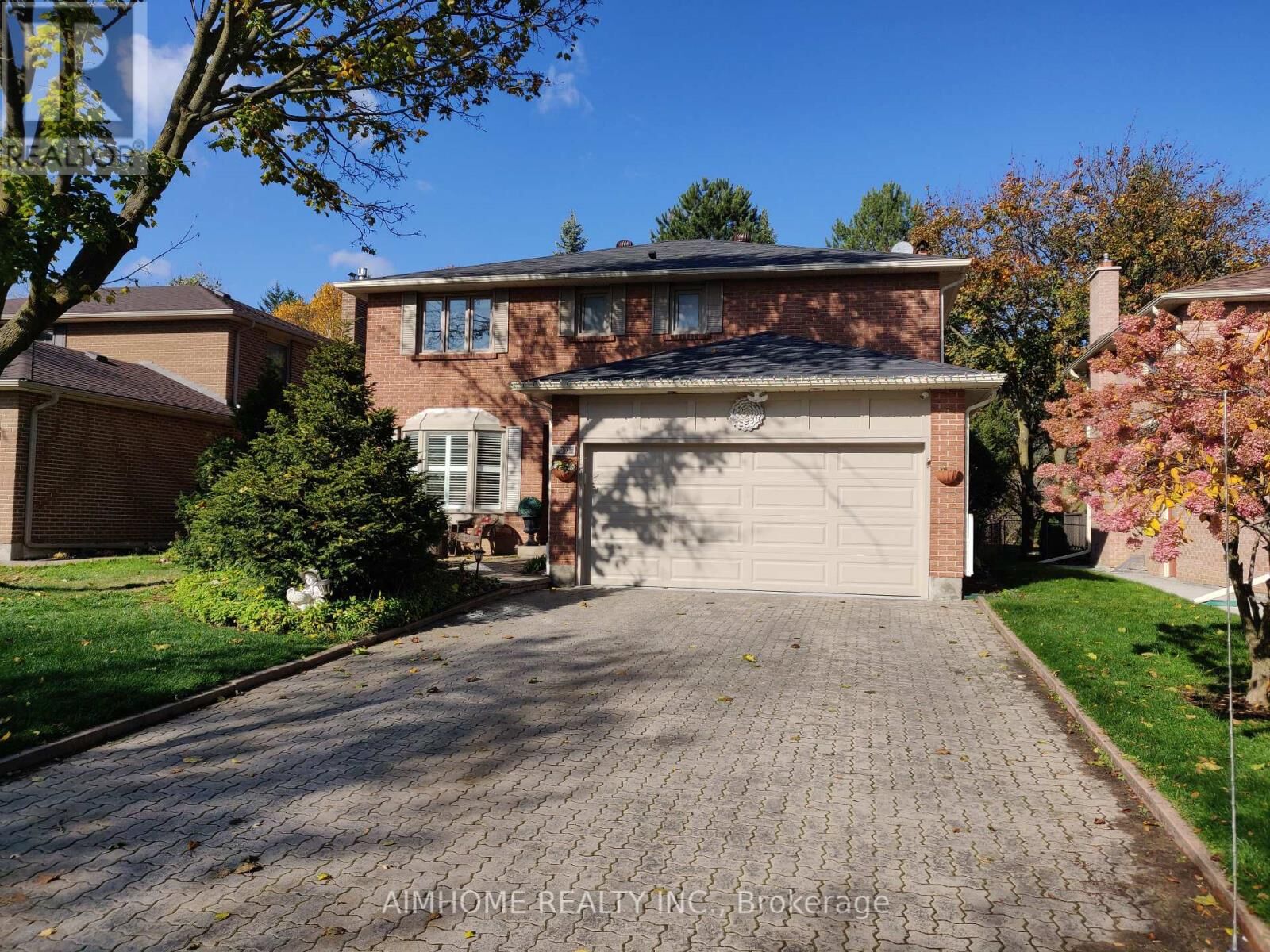 Property Photo:  80 Golf Links Drive  ON L4G 3V3 