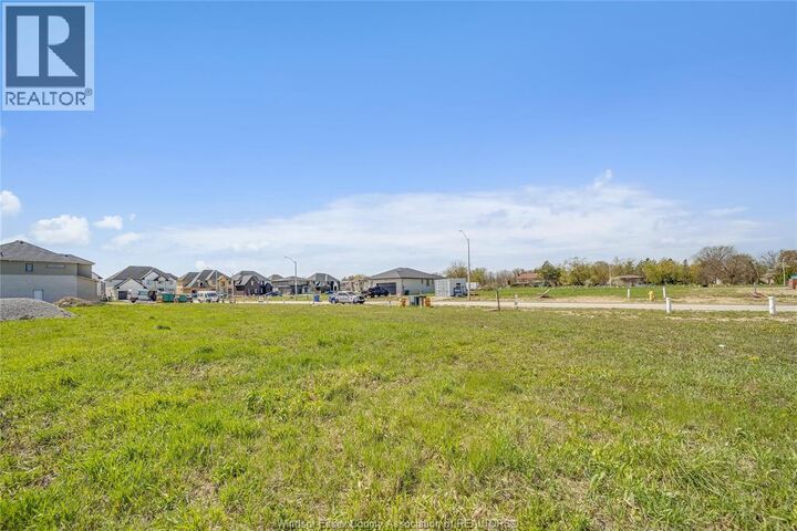 Property Photo:  3673 Farrow Avenue  ON N9H 0B3 