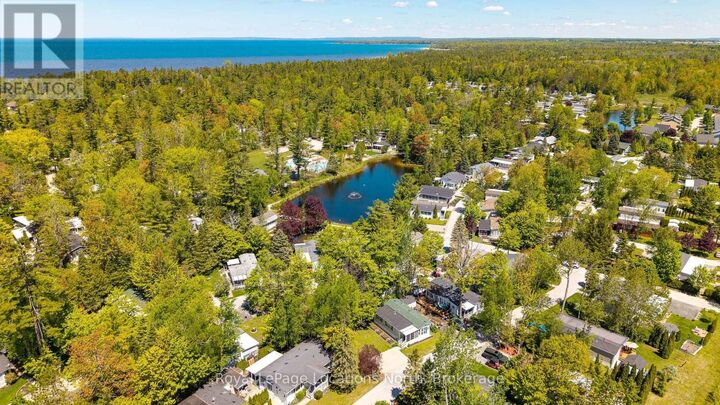 Photo de la propriété:  55 Topaz Street  ON L9Z 1X7 