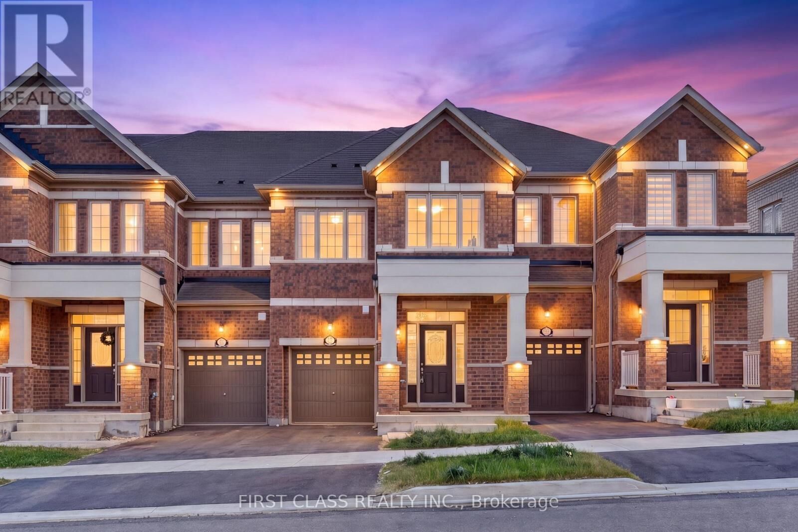 Property Photo:  2920 Hawkridge Lane  ON L1X 0P5 