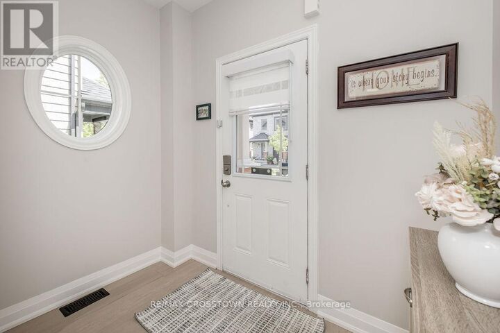 Property Photo:  18 Deneb Street  ON L4M 0K6 