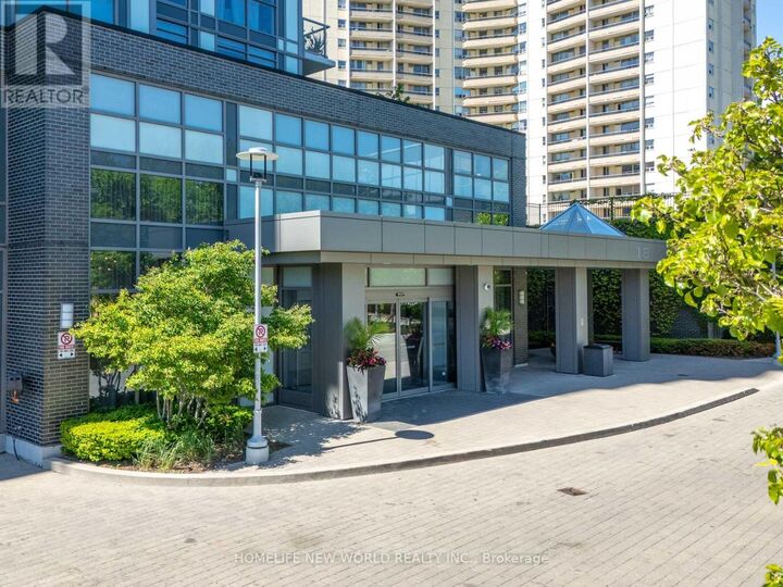 Property Photo:  18 Graydon Hall Drive 809  ON M3A 0A4 