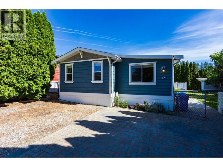3381 Village Green Way 13 — photo 1