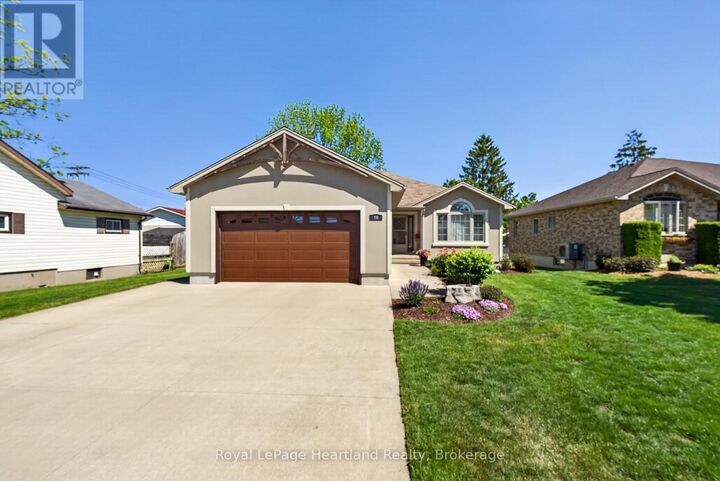 Property Photo: 86 Huron Street West ON N0M 1S2