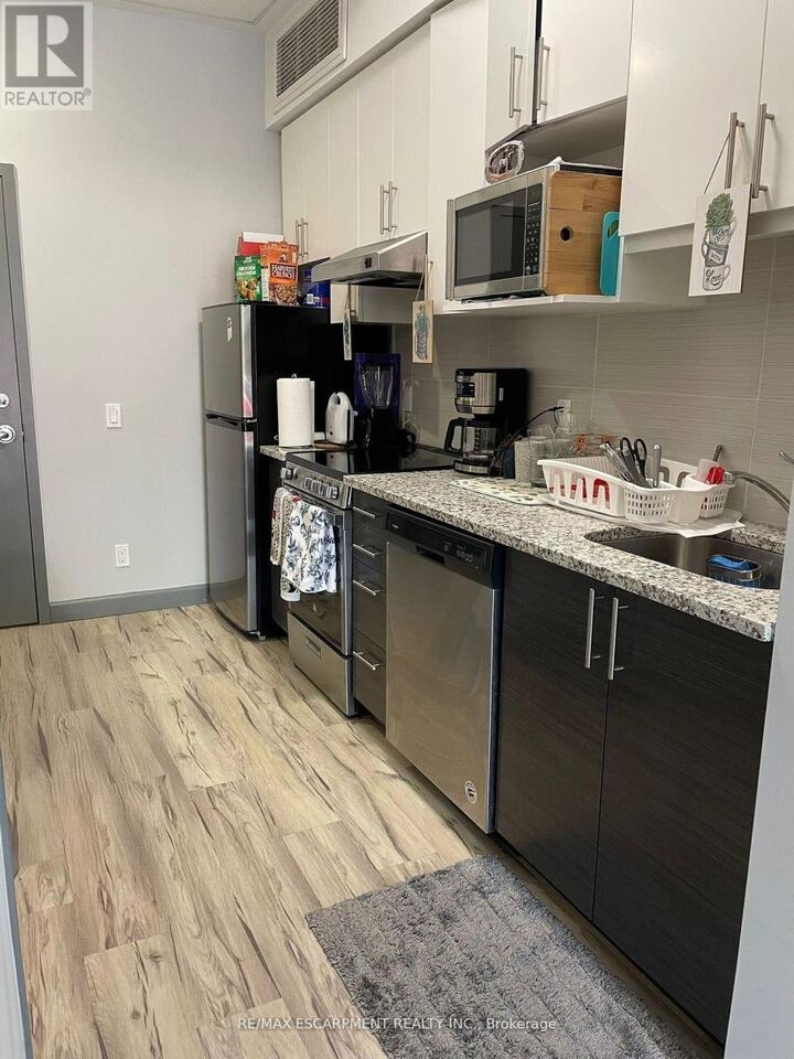 Property Photo:  77 Leland Street East 122  ON L8S 3A1 