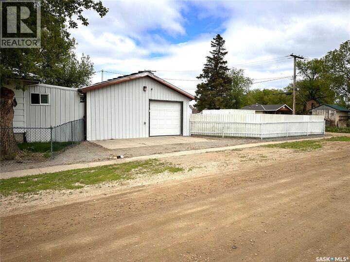 Property Photo: 17 Jarvis Street SK S0G 4A0