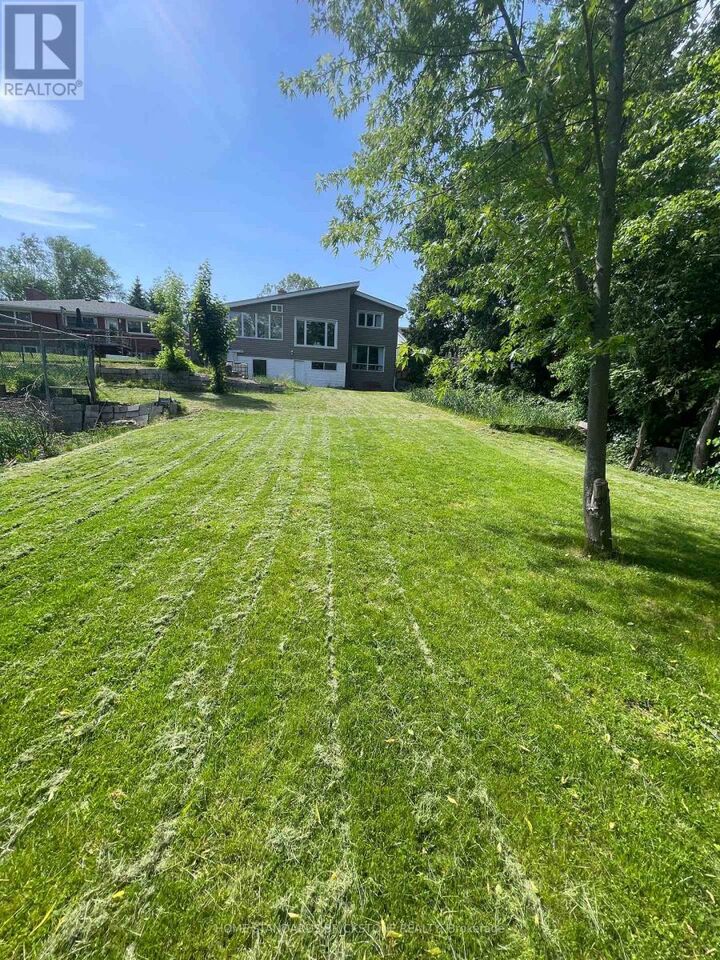 Photo de la propriété:  72 Mountain Avenue North  ON L8G 3P5 