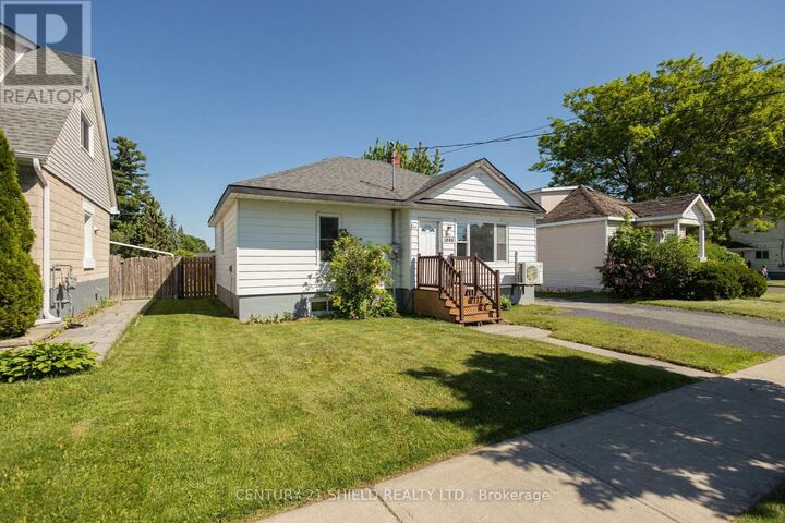 Property Photo:  1008 Second Street E. Street  ON K6H 2A9 