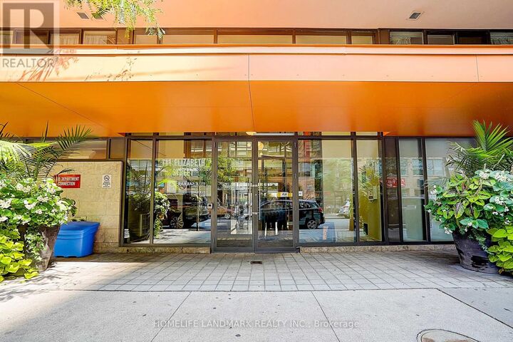 Property Photo:  111 Elizabeth Street 1711  ON M5G 1P7 