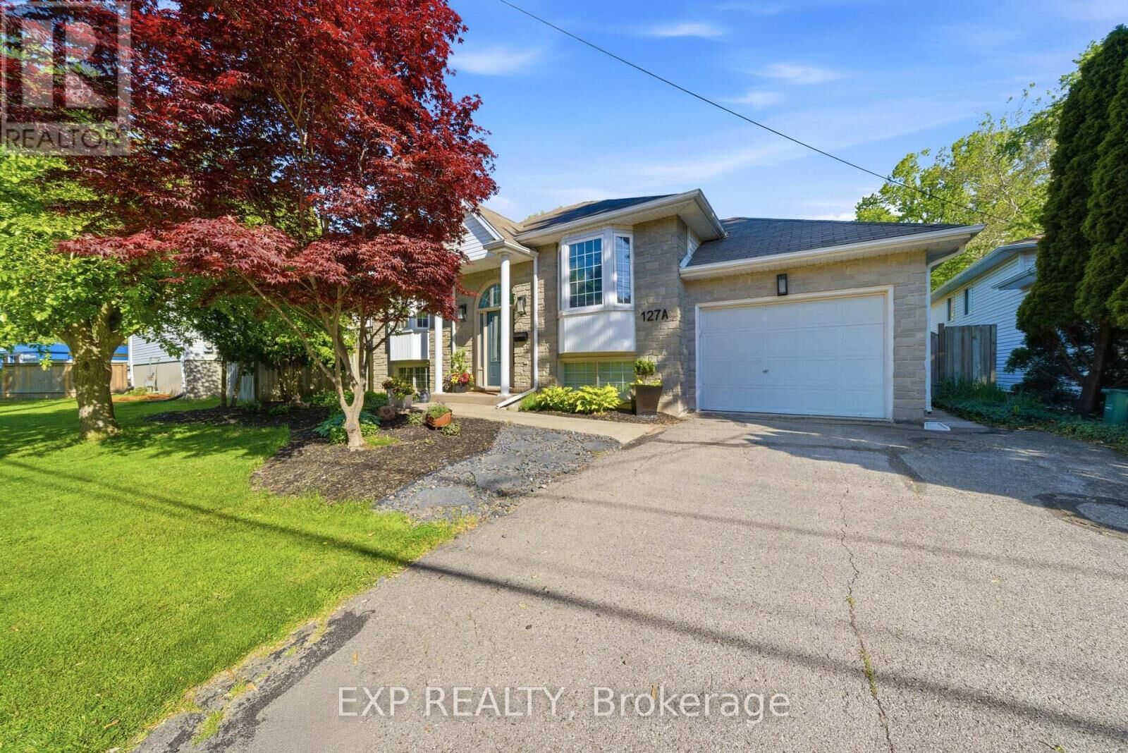 Property Photo:  127A Lakeshore Road  ON L2N 2T8 