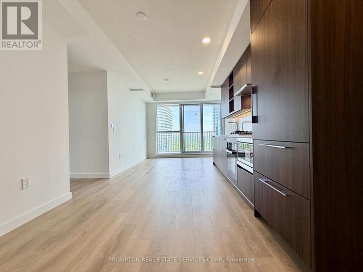 Property Photo:  68 Esther Shiner Boulevard 2715  ON M2K 0J6 