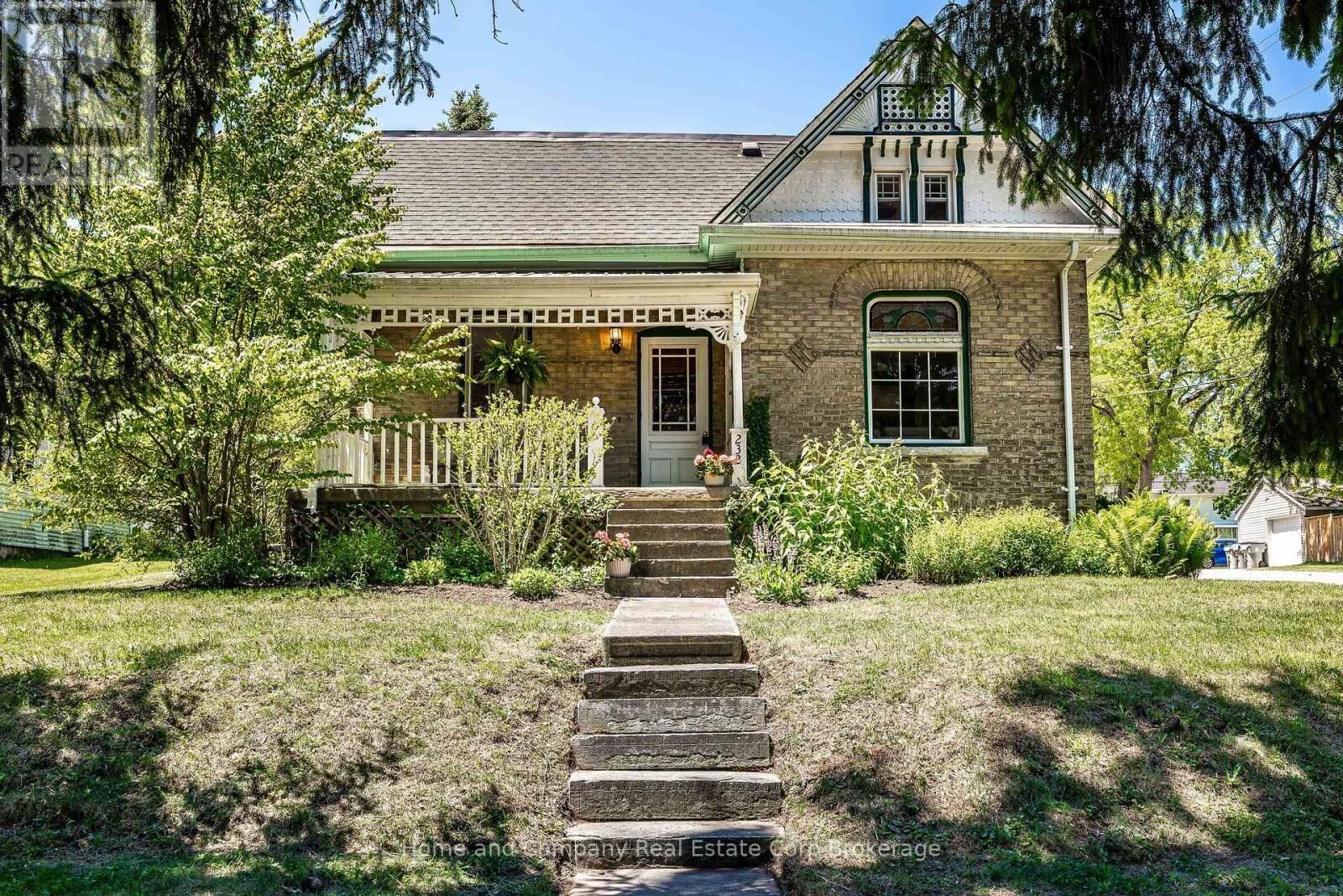 Property Photo:  232 Thomas Street  ON N4X 1C1 