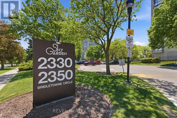 Property Photo:  2330 Bridletowne Circle Ph06  ON M1W 3P6 