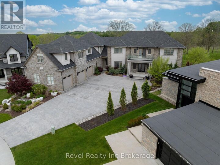 241 Tamarack Boulevard — photo 1