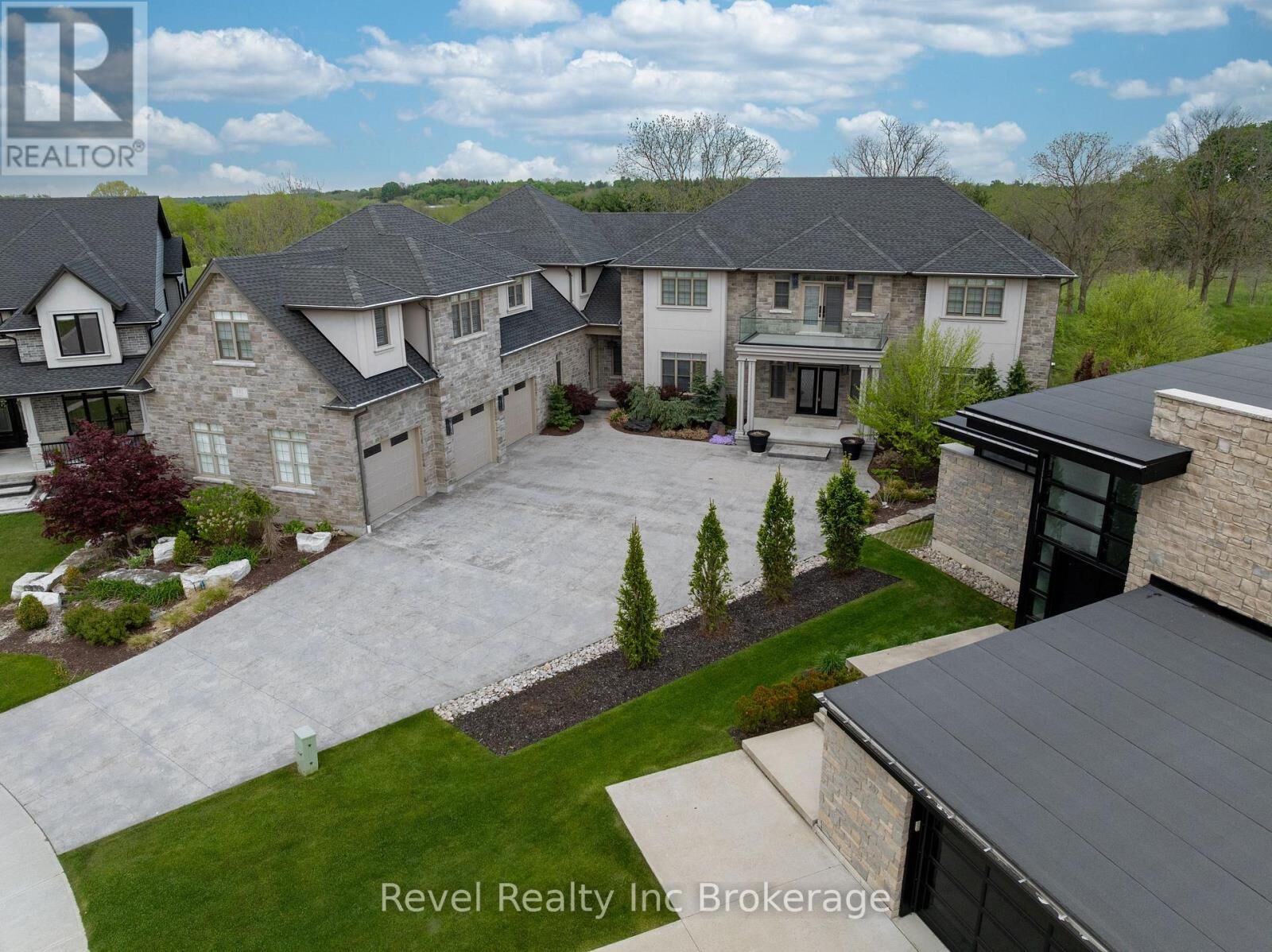 Property Photo: 241 Tamarack Boulevard ON N4S 0E4