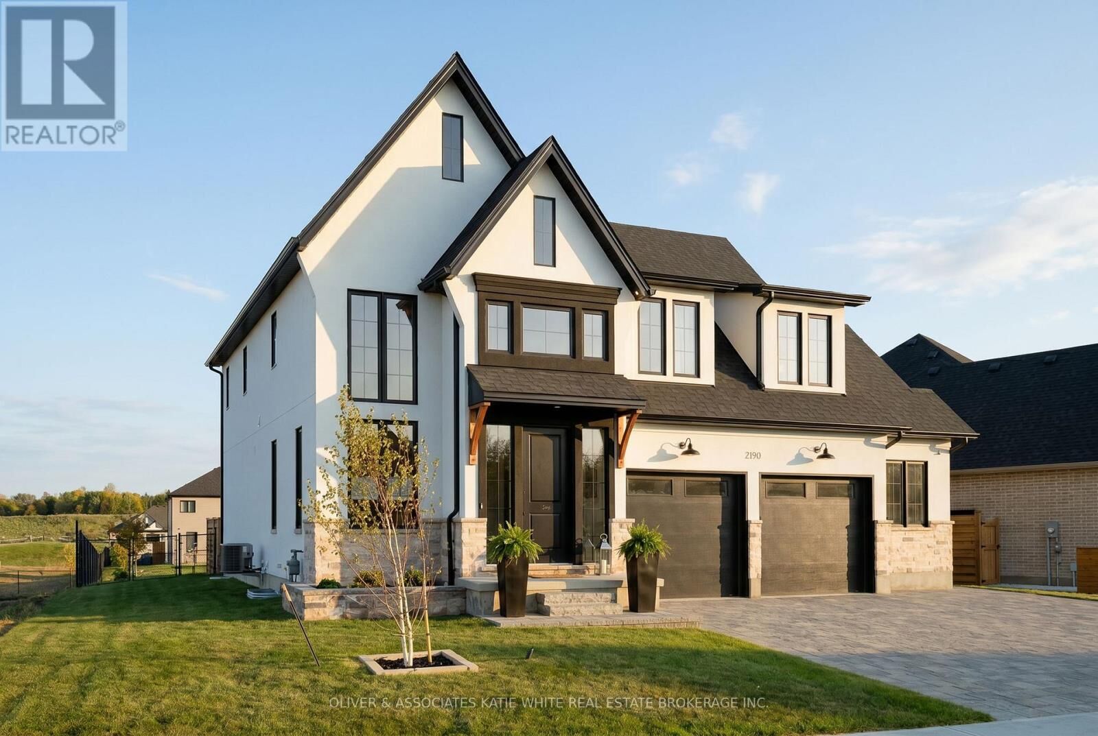 Property Photo:  2190 Linkway Boulevard  ON N6K 0K8 