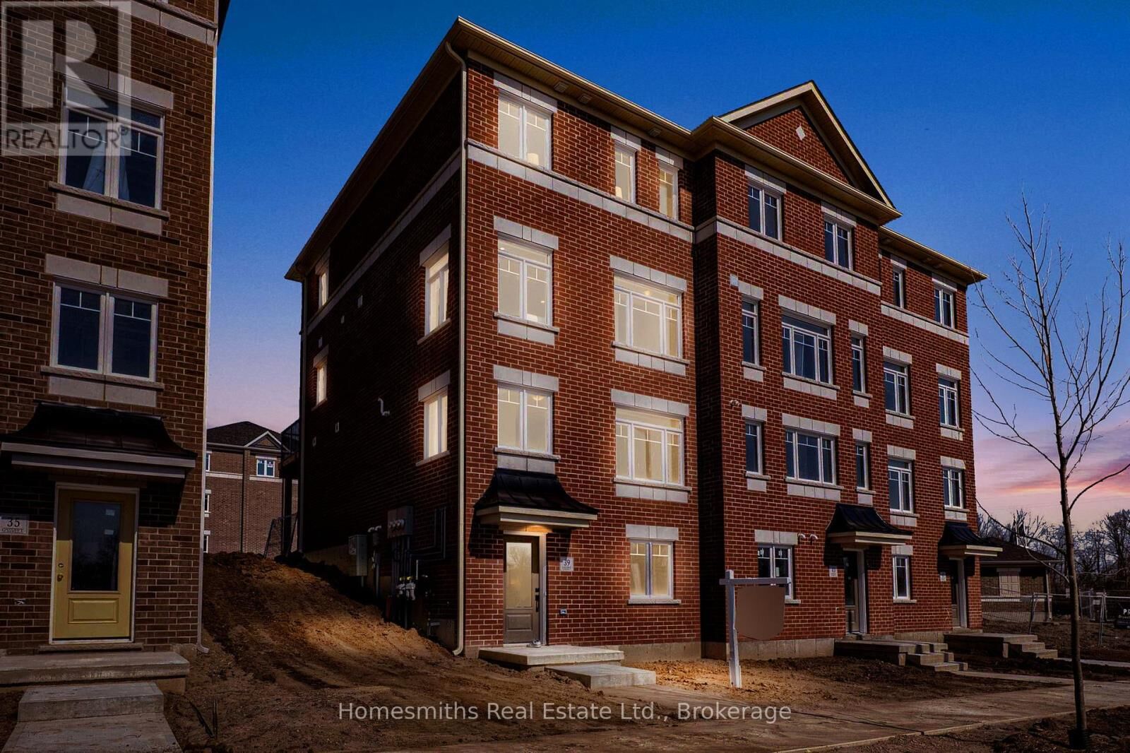 Property Photo:  39 Addyman Crescent  ON L1B 0X1 