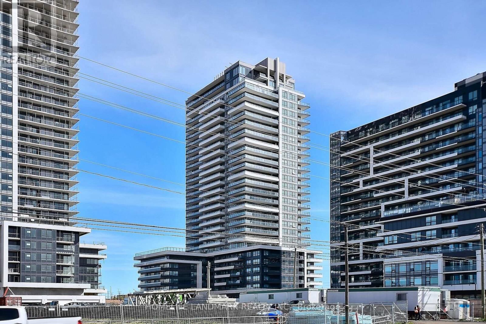 Property Photo:  1455 Celebration Drive 1807  ON L1W 0C3 