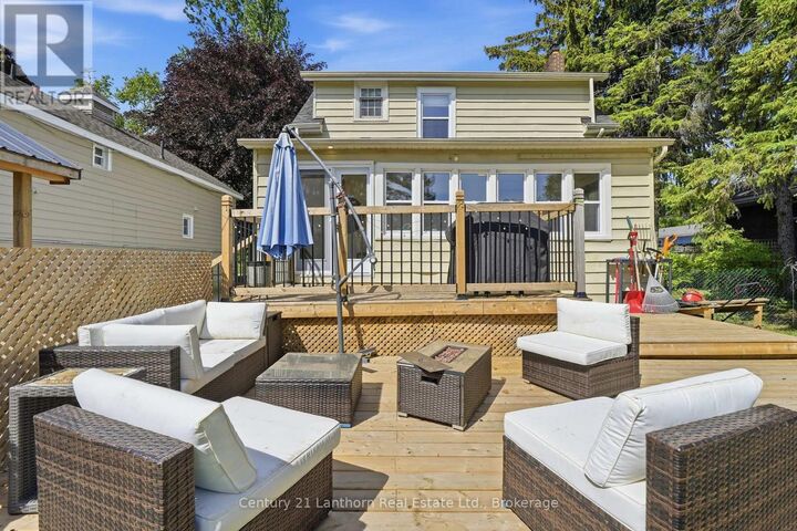 Property Photo:  239 Foster Avenue  ON K8N 3R4 
