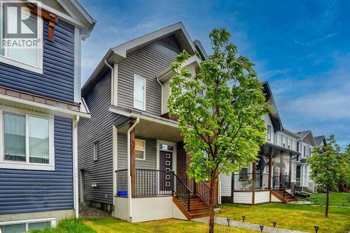 Property Photo:  44 Seton Villas Southeast  AB T3M 3G6 