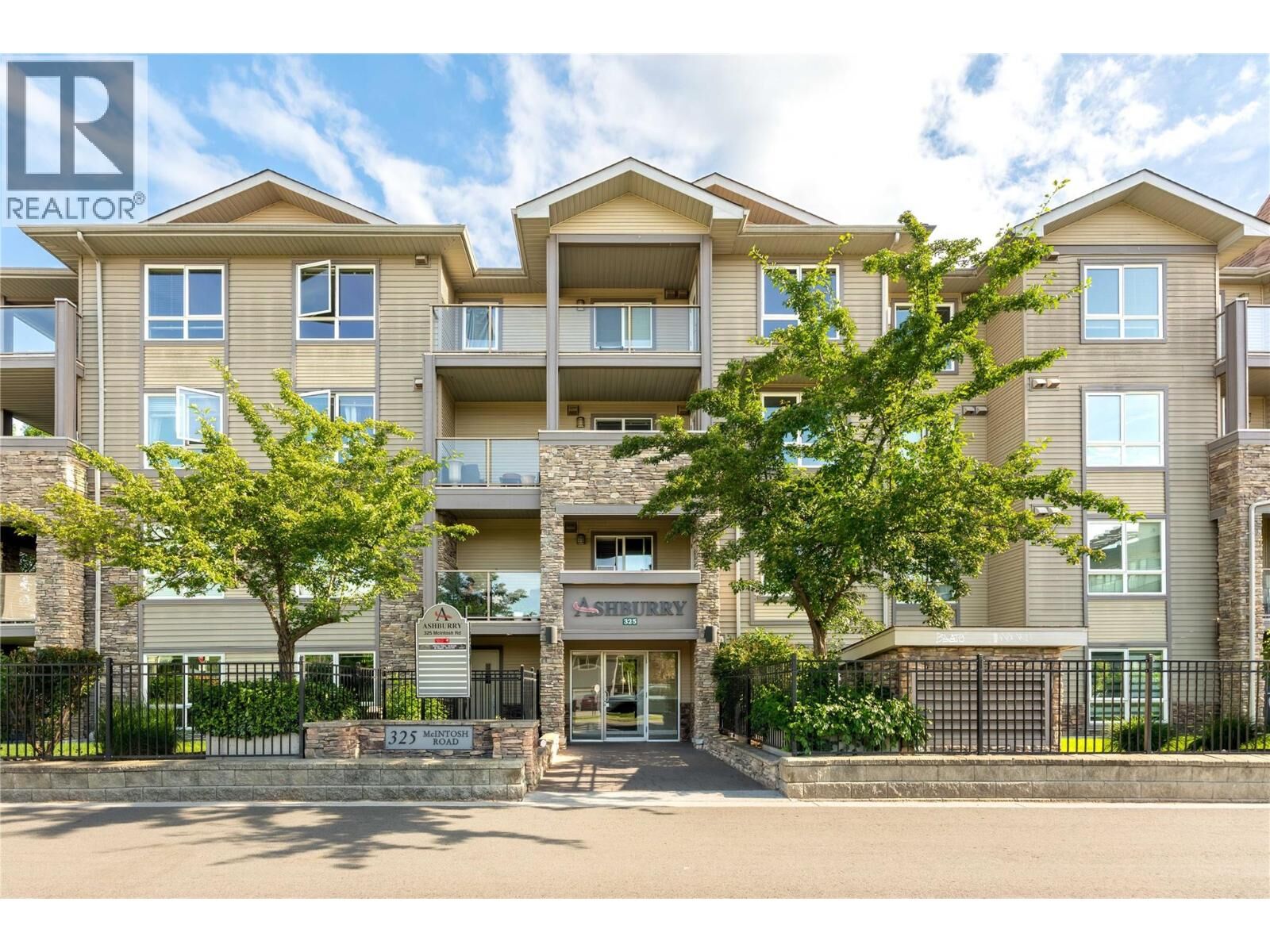 Property Photo: 325 McIntosh Road 1108 BC V1X 2C6