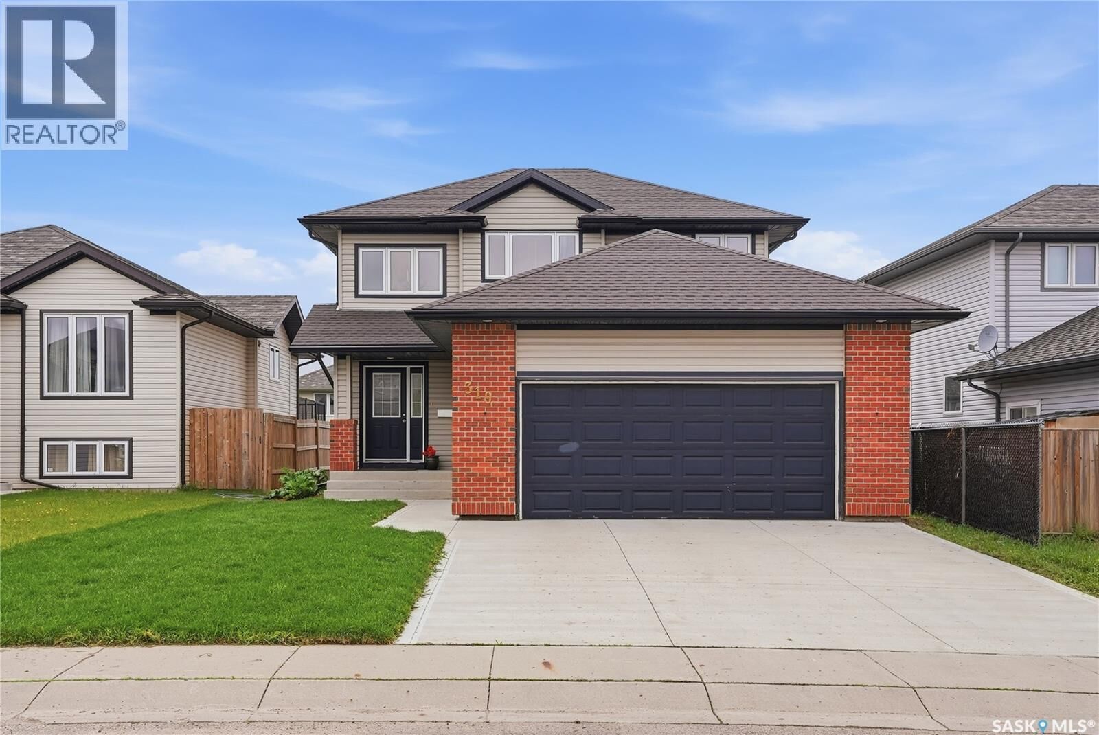 Property Photo:  319 Allwood Crescent  SK S7R 0A4 