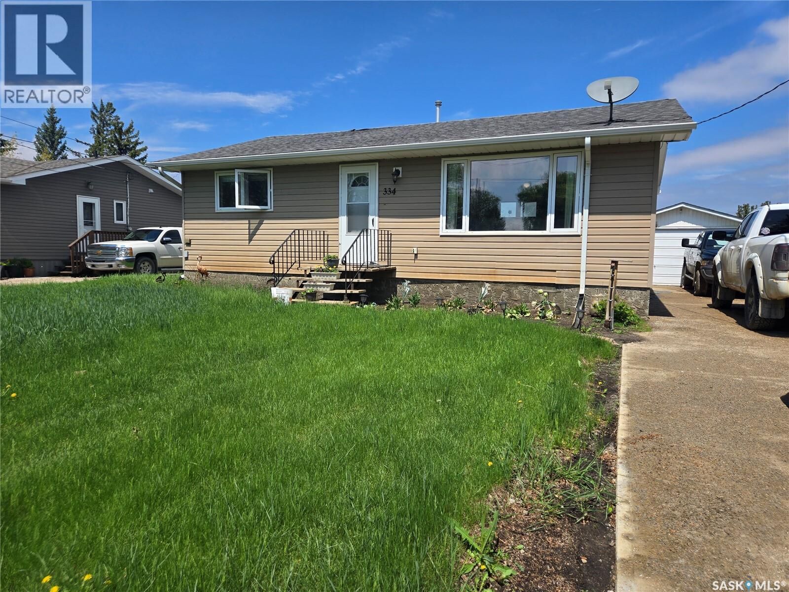 Property Photo:  334 Moltke Avenue  SK S0G 5G0 