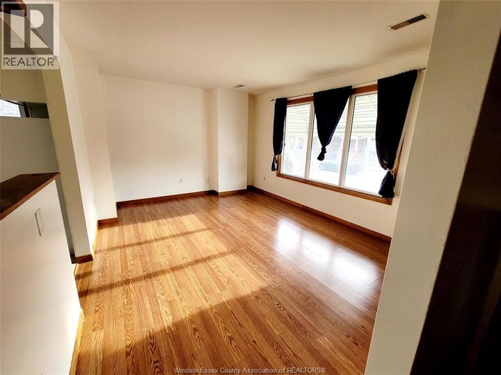 Property Photo:  2240 Howard Avenue Upper  ON N8X 3V1 
