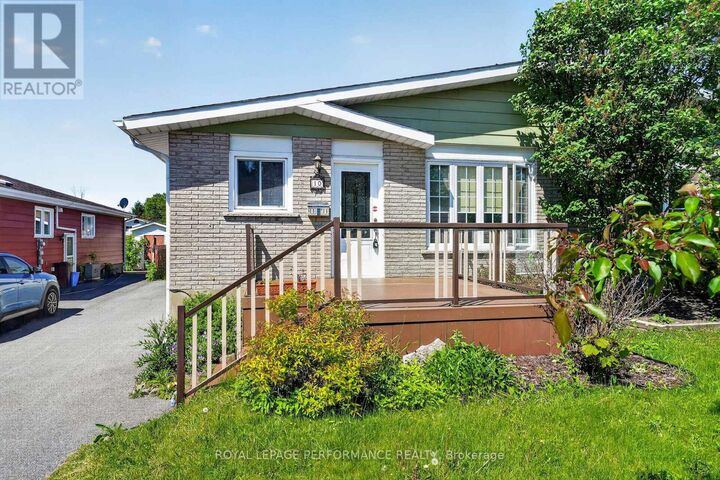 Property Photo:  10 Valecrest Drive  ON K6H 6E1 