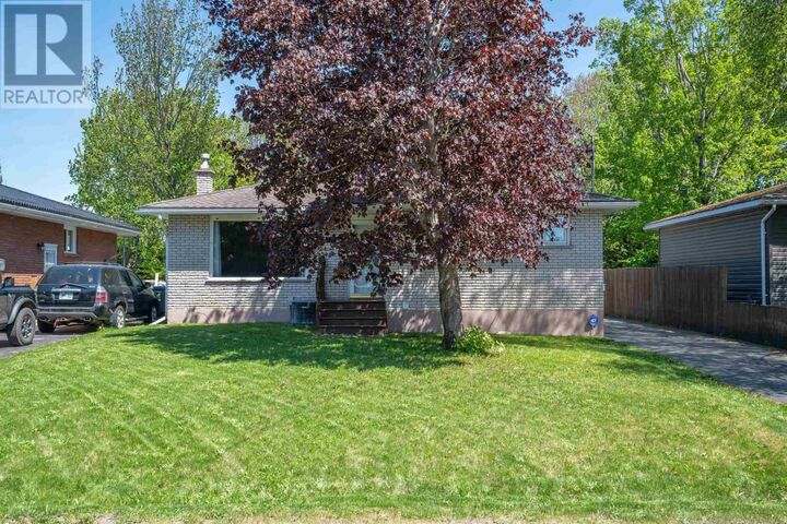Property Photo:  263 Anna St  ON P6B 3S9 