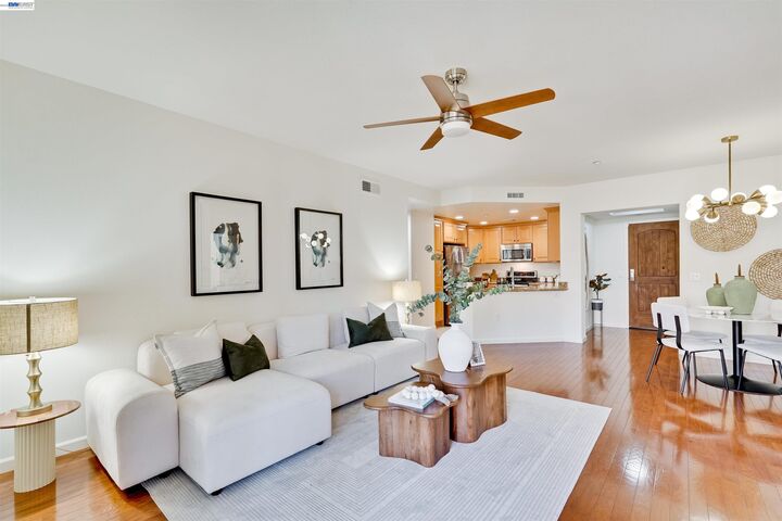 Property Photo:  49002 Cinnamon Fern Common 427  CA 94539 