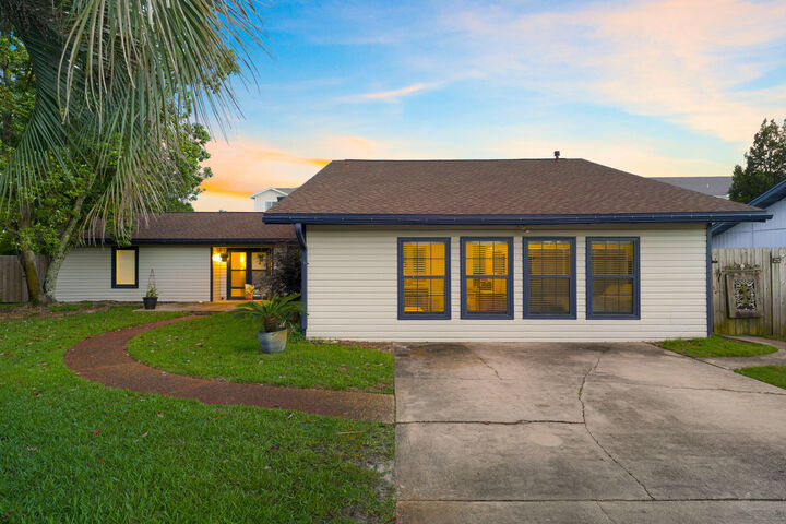 Property Photo: 273 Echo Circle FL 32548