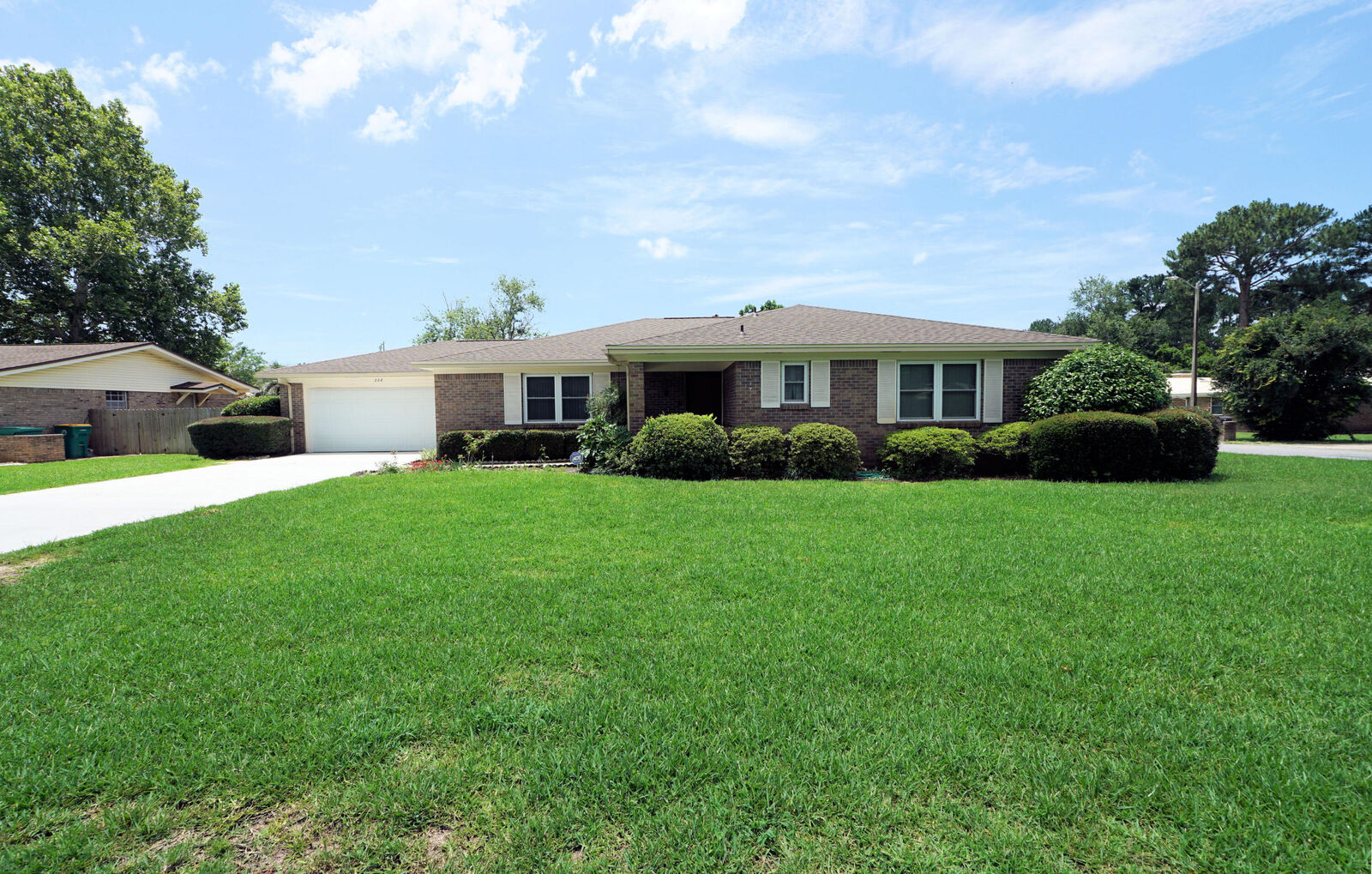 Property Photo:  208 Dumaine Court  FL 32547 