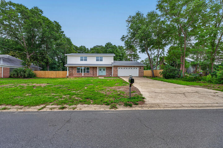 Property Photo:  154 Country Club Road  FL 32579 