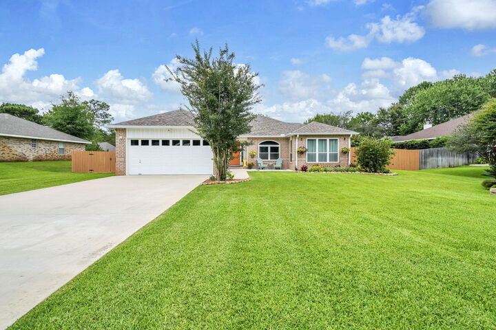Property Photo: 7216 Manatee Street FL 32566