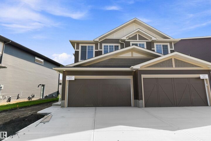 5633 Hawthorn Way SW — photo 1