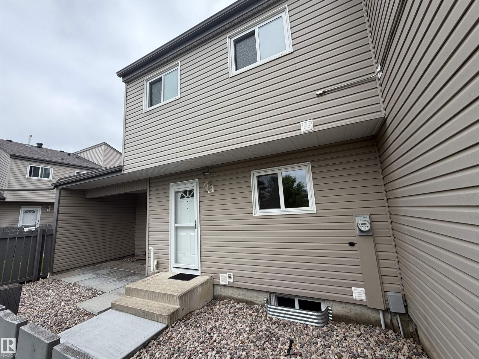 Photo de la propriété: 1618 Lakewood Road NW AB T6K 3H4