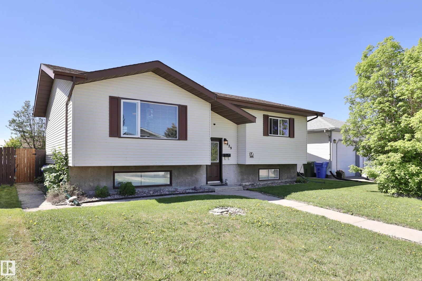 Photo de la propriété:  229 Parkview Drive  AB T9A 3J9 