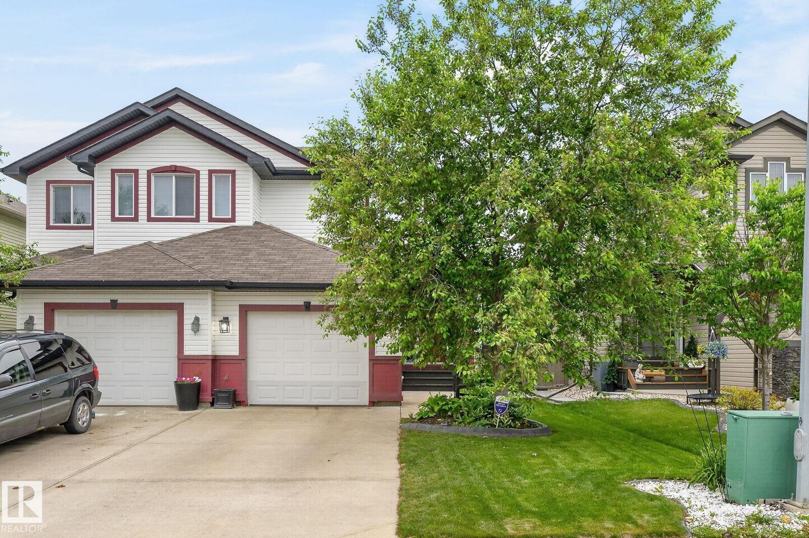 Property Photo:  64 South Creek Wynd  AB T7Z 0E1 