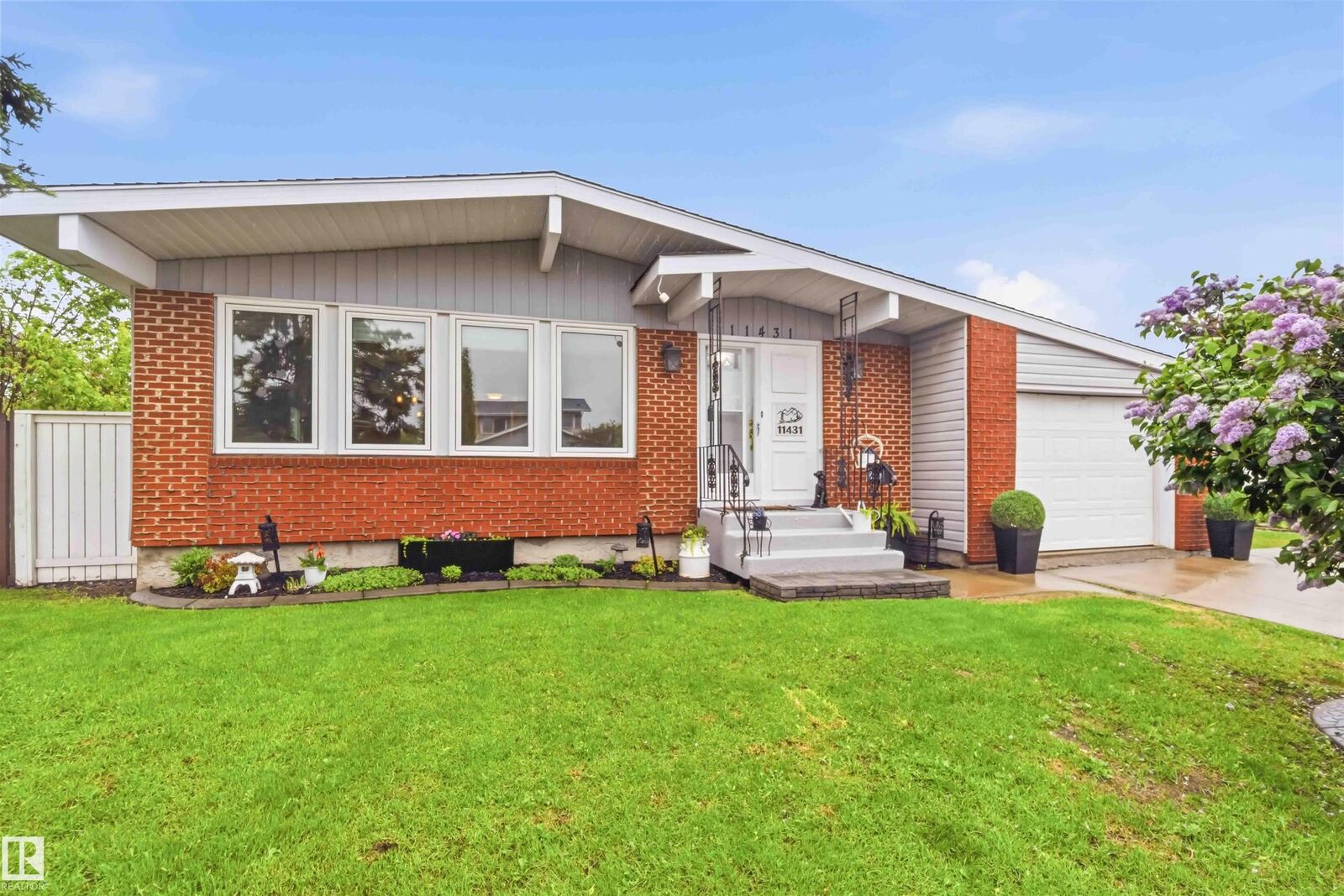 Property Photo:  11431 144 Avenue NW  AB T5X 1L7 