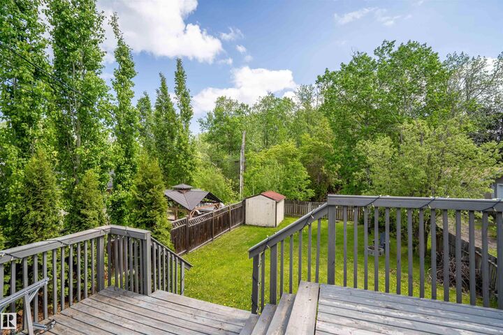 Property Photo: 1414 7 Street AB T9M 1L3
