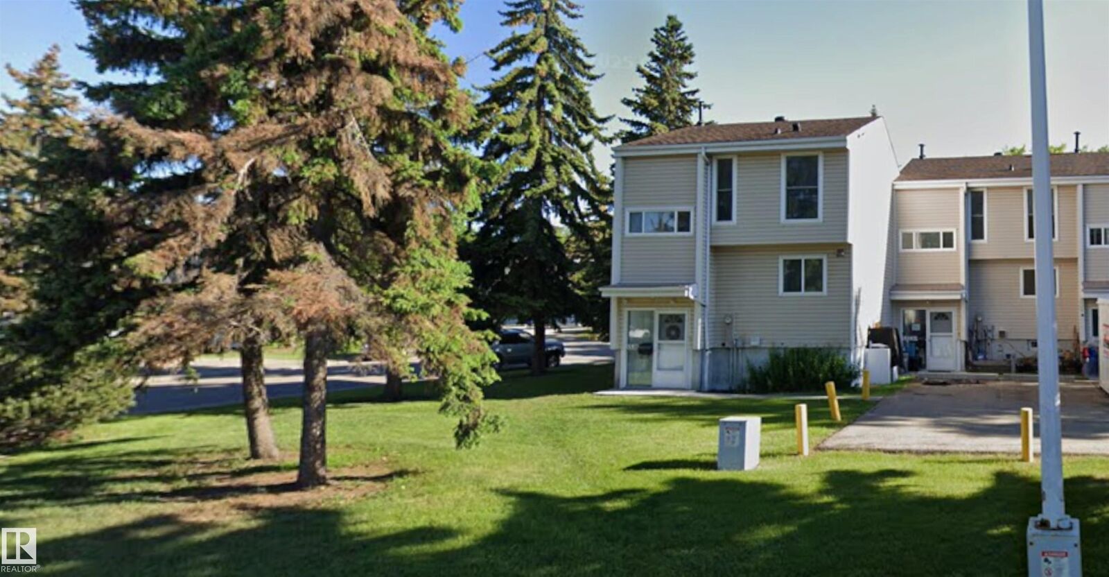 Property Photo:  5538 145 Avenue NW  AB T5A 3R3 