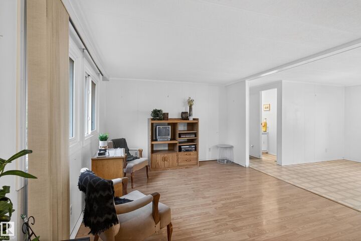 Property Photo:  21 Willowdale Drive SE  AB T6P 1H5 