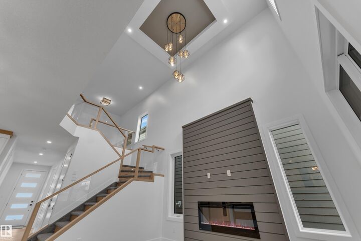 6111 Crawford Drive SW — photo 1