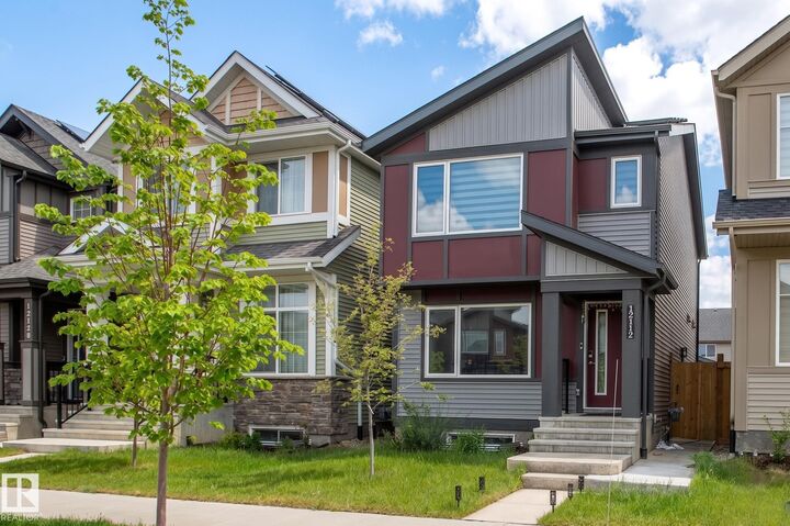 12112 35 Avenue SW — photo 1