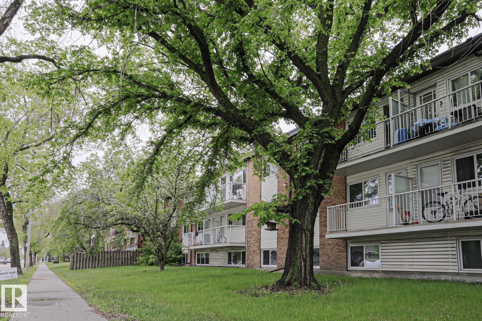 Property Photo:  14903 92 Avenue NW 205  AB T5R 5B5 
