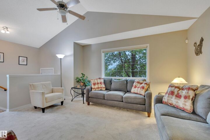 Photo de la propriété:  21306 87A Avenue NW  AB T5T 6T8 