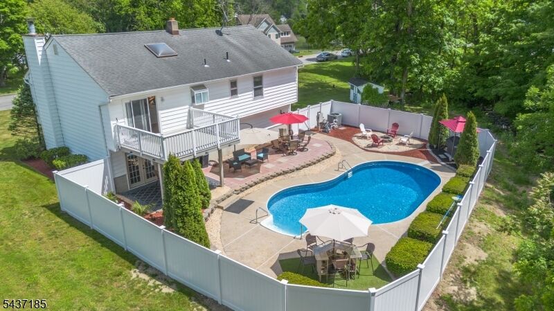 Property Photo:  6 Southfield Dr  NJ 07461 