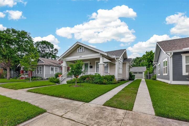 Property Photo: 645 E 14th Street TX 77008