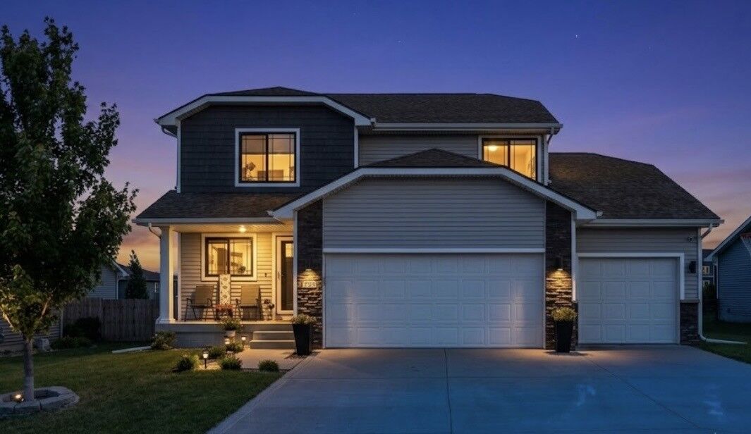 Property Photo:  720 NE Addison Drive  IA 50263 